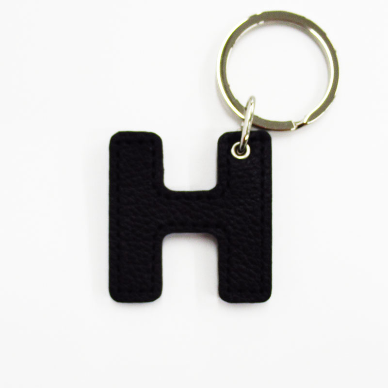 アルファベットキーホルダー H BK