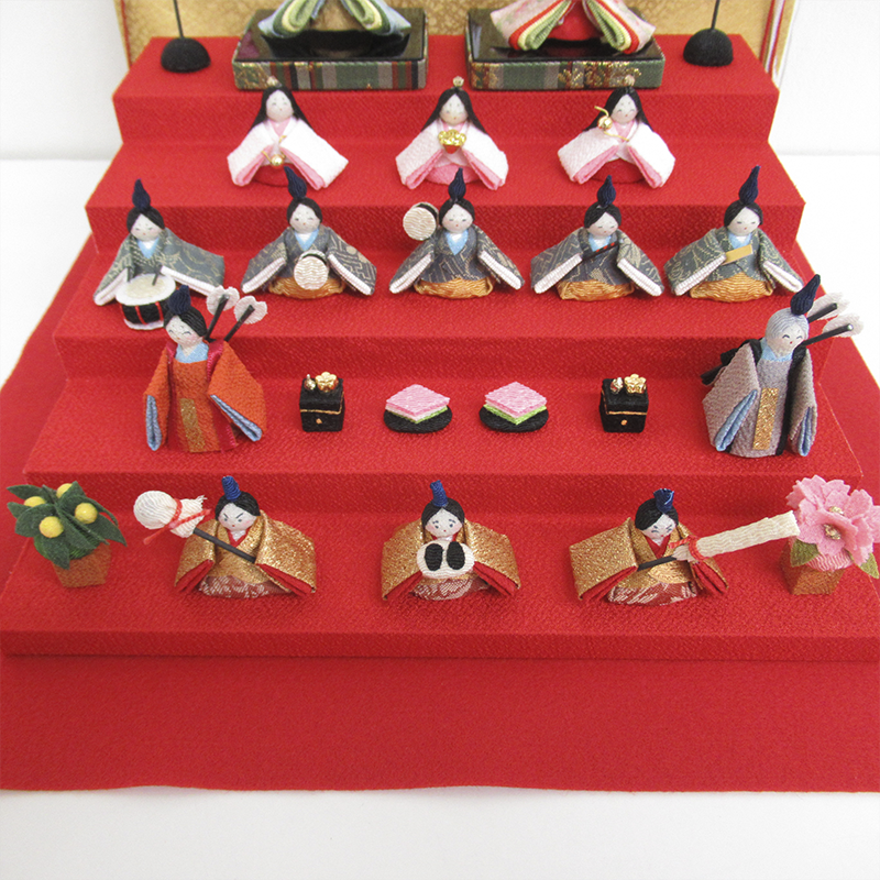 入手困難小さい豆雛段飾り 15人揃い