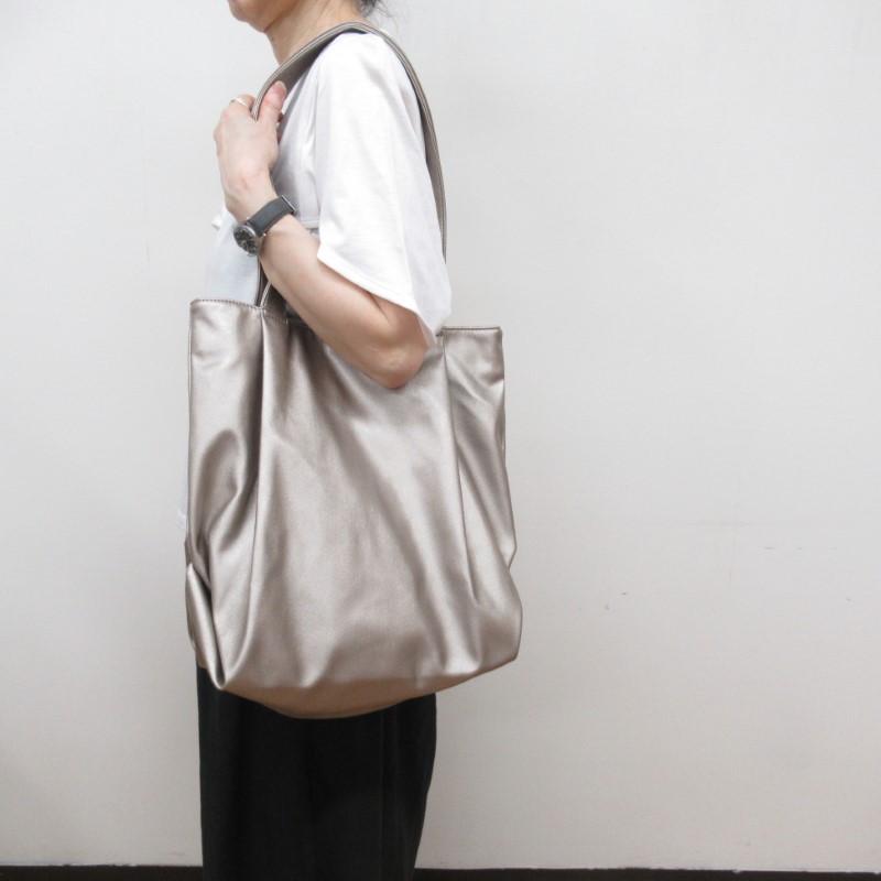 At 合皮タックショルダートート /BZ
